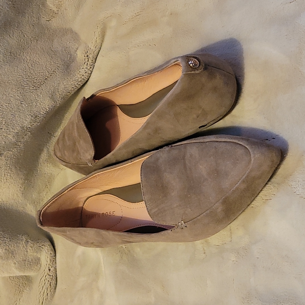 Taryn Rose taupe flats